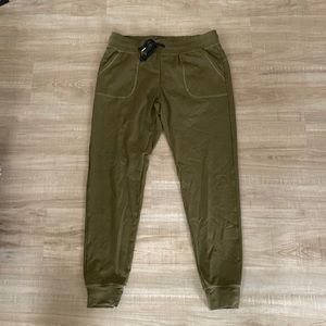 Zyia Active • olive unwind jogger sz L